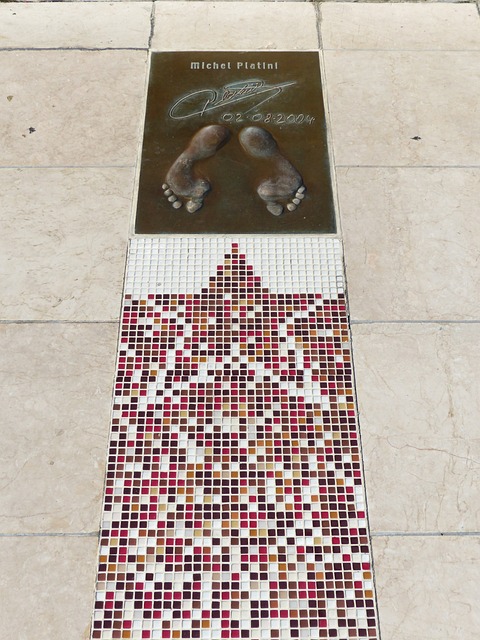 为鉴